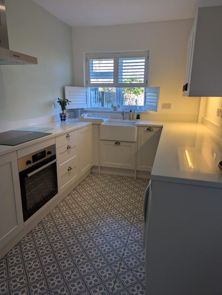 black-birch-kitchen-fitting-1